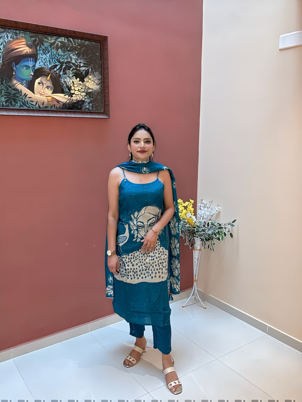 Art-Inspired Pure Muslin Kurta Set with Adjustable Straps